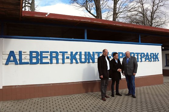Der Bundestagsabgeordnete Carsten Schneider &uuml;berzeugte sich im M&auml;rz gemeinsam mit Landrat Matthias Jendricke vor Ort von der Notwendigkeit der Sanierung und des Ausbaus (Foto: Pressestelle Landratsamt Nordhausen)