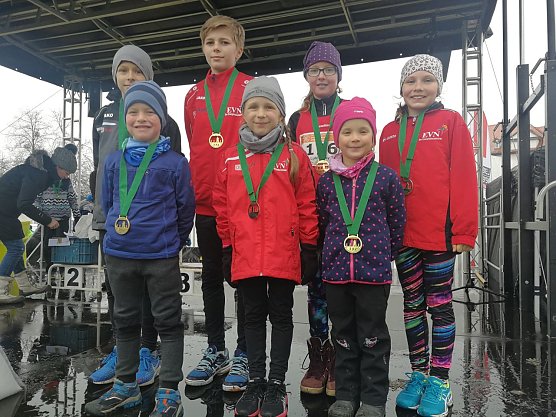 HSG-Leichtathleten erfolgreich beim Kyffhäuser Berglauf (Foto: Marco Bachmann) HSG-Leichtathleten erfolgreich beim Kyffhäuser Berglauf (Foto: Marco Bachmann)