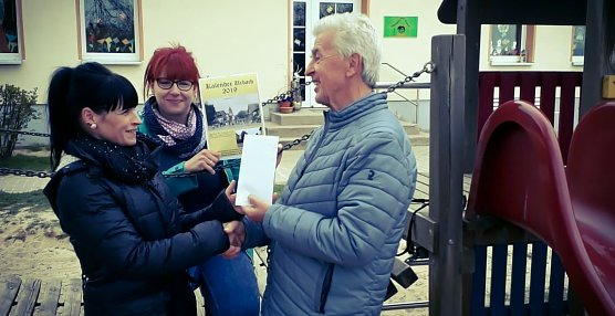 Spende &uuml;bergeben (Foto: privat)