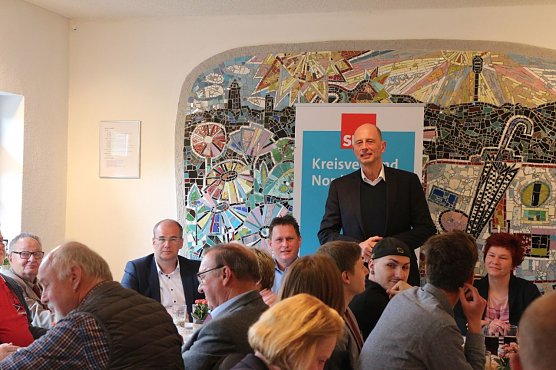 Gastredner Wolfgang Tiefensee (Foto: Angelo Glashagel)