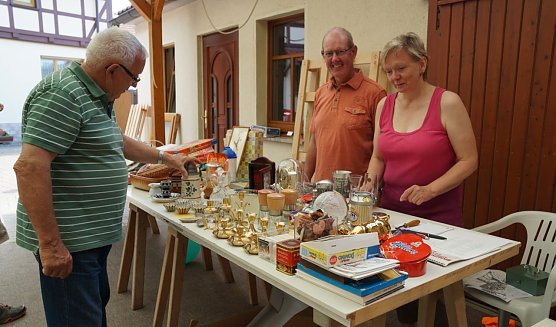 Dorfgaragenflohmarkt in Niedersachswerfen (Foto: Susanne Schedwill)