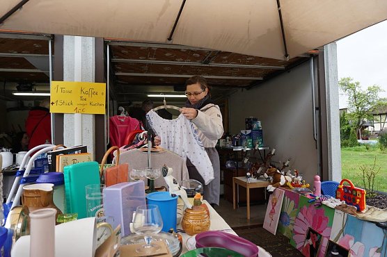 4. Dorfgaragenflohmarkt in Niedersachswerfen (Foto: Susanne Schedwill)