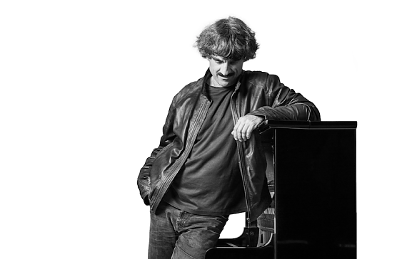 Thomas Scheytt, zweifacher Gewinner des German Blues Award 2015, gilt als einer der besten zeitgen&ouml;ssischen Boogie- und Blues-Pianisten.  (Foto: Hans-G&uuml;nter Neblung)