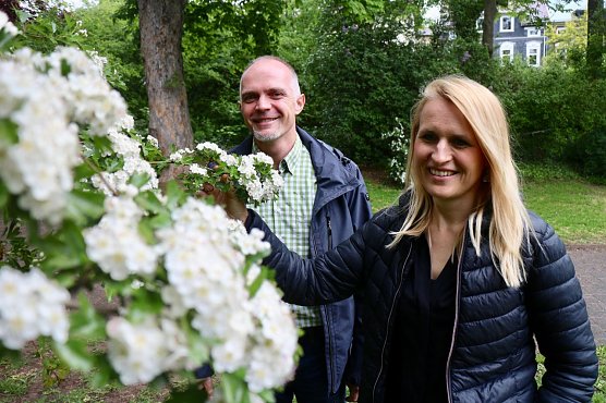 Arbeiten auch für die Liebe zur Pflanze - Björn Diener und Diana Moraweck (Foto: Angelo Glashagel) Arbeiten auch für die Liebe zur Pflanze - Björn Diener und Diana Moraweck (Foto: Angelo Glashagel)