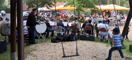 Neustadt feiert (Foto: nnz)