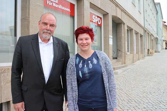 Orts- und Kreisvorsitz wollen an einem Strang ziehen: Georg M&uuml;ller und Anika Gruner (Foto: Angelo Glashagel)