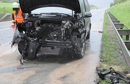Crash auf der A38 (Foto: Autobahnpolizeiinspektion) Crash auf der A38 (Foto: Autobahnpolizeiinspektion)