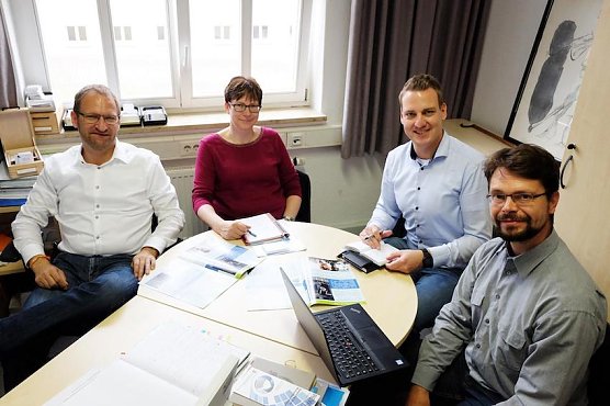 Forschungsgruppe (Foto: Tina Bergknapp)