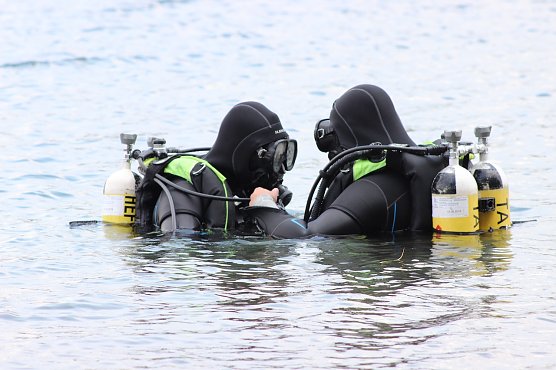 Tauchgang (Foto: FFW Sundhausen) Tauchgang (Foto: FFW Sundhausen)