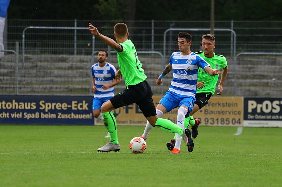 wacker (Foto: Bernd Peter) wacker (Foto: Bernd Peter)