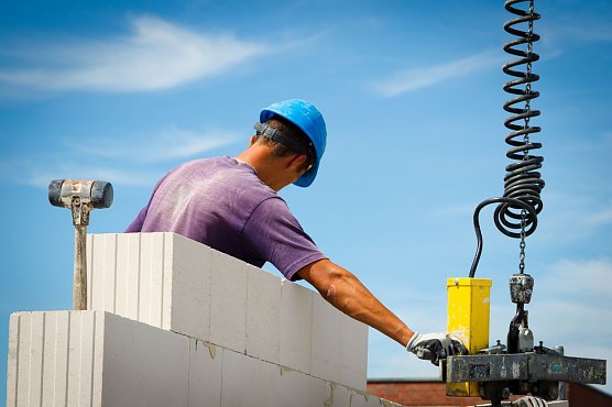 Auf dem Bau wird h&auml;nderingend Nachwuchs gesucht (Foto: IG Bau)