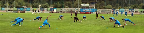 Die Jungs w&auml;rmen sich auf (Foto: nnz)