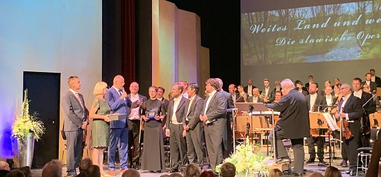 Operngala (Foto: oas) Operngala (Foto: oas)