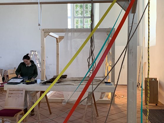 Die Leipziger Künstlerin Kata Adamek (Foto: Evangelischer Kirchenkreis Südharz) Die Leipziger Künstlerin Kata Adamek (Foto: Evangelischer Kirchenkreis Südharz)