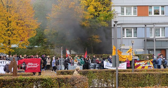 Rauchschwaden als Gegendemo (Foto: nnz)