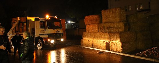 Hier wird die entsch&auml;rfte Bombe gerade abtransportiert (Foto: Angelo Glashagel)