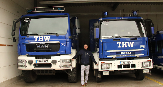 Steven Nicolai beim Fuhrpark des Nordh&auml;user THW in Hesserode (Foto: Angelo Glashagel)