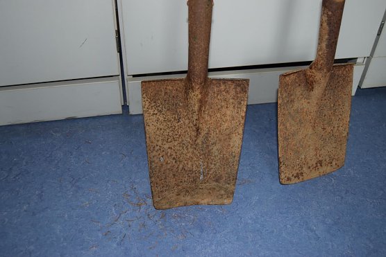 Sichergestellte Spaten (Foto: Landespolizeiinspektion Nordhausen)