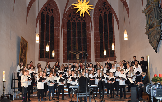 Chorkonzert zum Advent begeisterte &uuml;ber 400 Besucher (Foto: Kreissparkasse Nordhausen)