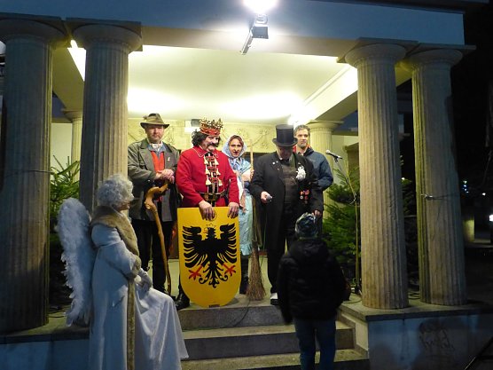 Roland, Weihnachtsmann und Oberb&uuml;rgermeister am Theater-Adventskalender (Foto: Theater Nordhausen/Loh-Orchester Sondershausen GmbH)