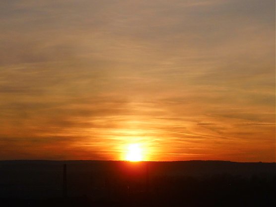 Sonnenuntergang über Nordhausen (Foto: Bernd Thielbeer) Sonnenuntergang über Nordhausen (Foto: Bernd Thielbeer)