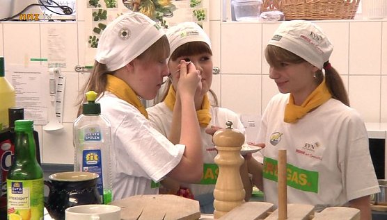 Junge K&ouml;chinnen (Foto: nnz)