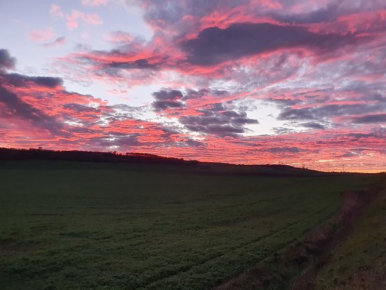 Himmelsgl&uuml;hen &uuml;ber Werther (Foto: Dirk Schwarze)