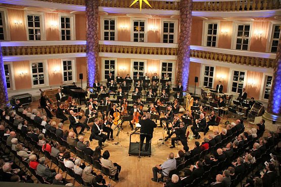 Beschwingt ins neue Jahr (Foto: Karl-Heinz Herrmann) Beschwingt ins neue Jahr (Foto: Karl-Heinz Herrmann)