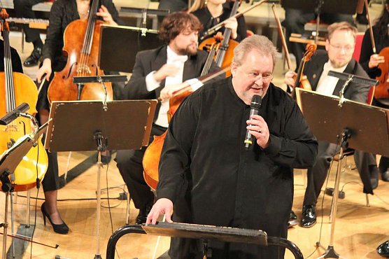 Beschwingt ins neue Jahr (Foto: Karl-Heinz Herrmann) Beschwingt ins neue Jahr (Foto: Karl-Heinz Herrmann)