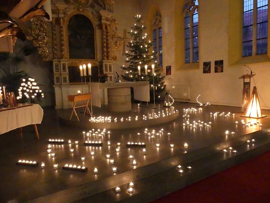 Lichtermeer erleuchtete St. Marien (Foto: Evangelischer Kirchenkreis Südharz) Lichtermeer erleuchtete St. Marien (Foto: Evangelischer Kirchenkreis Südharz)
