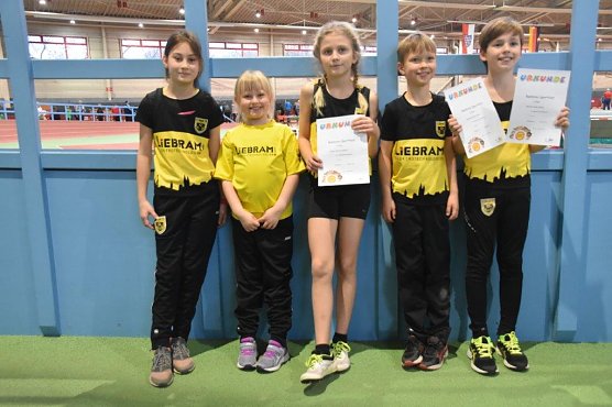 Vor kurzem durften die J&uuml;ngeren des LV Altstadt in die Erfurter Leichtathletikhalle zum stark besetzten und mit zum Teil riesigen Starterfeldern sehr anspruchsvollen Bambino-Sportfest des ASV Erfurt (Foto: Sophie Nebelung)