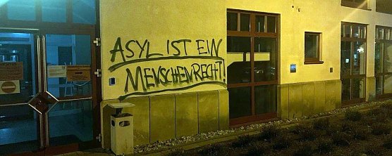 Schmierereien am Landratsamt (Foto: Polizei)