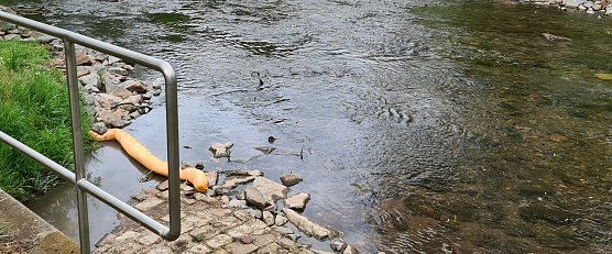 &Ouml;lsperre errichtet (Foto: nnz)