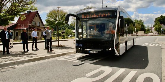 Elektroverkehr im S&uuml;dharz - der Landkreis erprobt zur Zeit einen neuen E-Bus (Foto: agl)