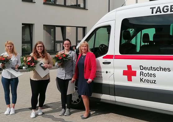 Azubis werden übernommen (Foto: DRK-Kreisverband Nordhausen) Azubis werden übernommen (Foto: DRK-Kreisverband Nordhausen)