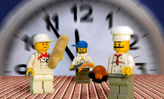 F&uuml;nf vor zw&ouml;lf: Im Lebensmittel- und Gastgewerbe haben viele Besch&auml;ftigte einen befristeten Arbeitsvertrag. Die NGG fordert, Jobs auf Zeit per Gesetz einzuschr&auml;nken. (Foto: NGG)