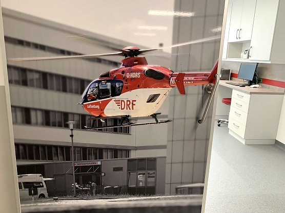 Der Rettungshubschrauber Christopher 37 - hier als Folie an der Tür (Foto: oas) Der Rettungshubschrauber Christopher 37 - hier als Folie an der Tür (Foto: oas)