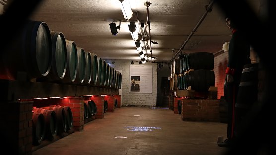 Keller der Traditionsbrennerei  (Foto: T.M&uuml;ller)