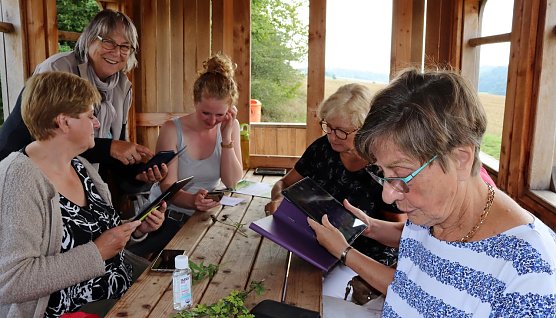 Frauenfrühstück in der Natur (Foto: S.Schulze) Frauenfrühstück in der Natur (Foto: S.Schulze)