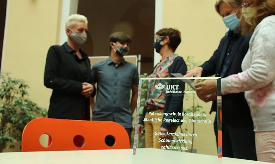 Gutes Lernklima durch Schulentwicklung - Petersbergschule wurde ausgezeichnet (Foto: agl)