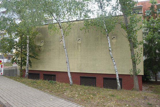 Wie man sieht, ist nichts zu sehen vom Wandbild (Foto: H.Kneffel) Wie man sieht, ist nichts zu sehen vom Wandbild (Foto: H.Kneffel)