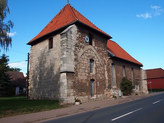 Die Kirche bleibt am Sonntag im Dorf, f&uuml;r die Pilger geht es zum Denkmalstag aber um Elende herum (Foto: Evangelischer Kirchenkreis S&uuml;dharz)