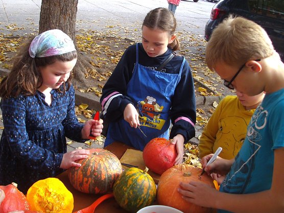 Kübrisschnitzerei im Kinder-Kirchen-Laden (Foto: Frank Tuschy) Kübrisschnitzerei im Kinder-Kirchen-Laden (Foto: Frank Tuschy)