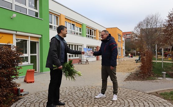 Oberb&uuml;rgermeister Kai Buchmann und Tobias Erlmeier, Leiter der Kindertagesst&auml;tte (Foto:  &copy;Stadtverwaltung Nordhausen)