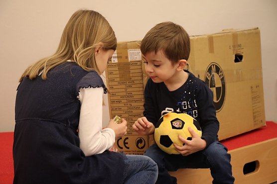 Leopold freut sich meist &uuml;ber die kleinen Dinge (Foto: agl)