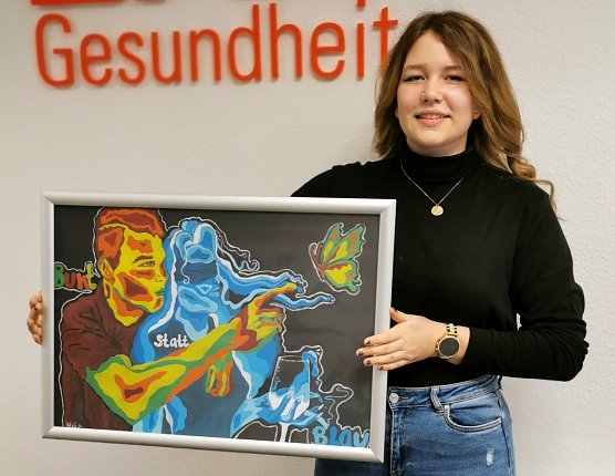 Sarah-Isabel Meister mit ihrem Plakat (Foto: DAK)