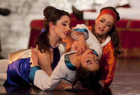 Bunt, schrill, sexy (Foto: T. Graner) Bunt, schrill, sexy (Foto: T. Graner)