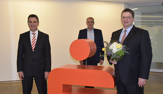 Anfang vom Ende einer &Auml;ra: Wolfgang Asche (links) gibt den Vorsitz der Nordh&auml;user Kreissparkasse im kommenden Jahr an Thomas Seeber ab (Foto: Kreissparkasse Nordhausen)