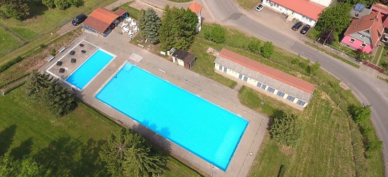Nur die starke Gemeinschaft konnte das Freibad in Klettenberg erhalten (Foto: Gemeinde Hohenstein)