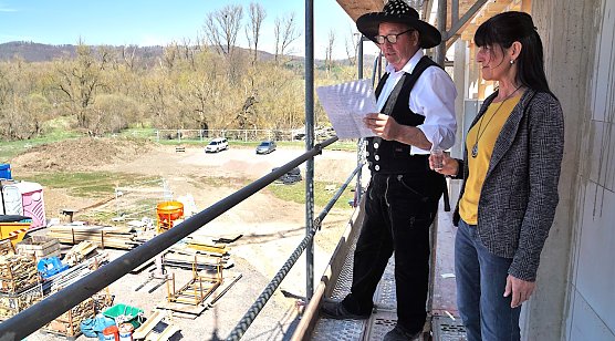 Richtspruch von Peter Wisse und Carmen Lis f&uuml;r das Ellricher Wasserwerk  (Foto: WVN)